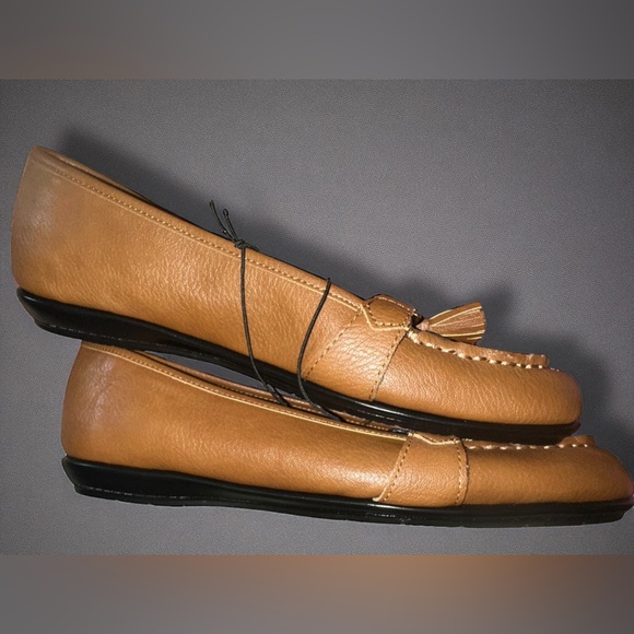 NWT Flexstep Women 10 W Blue & Tan Flats "Maria" with Buckle VEGAN LEATHER - Picture 2 of 7